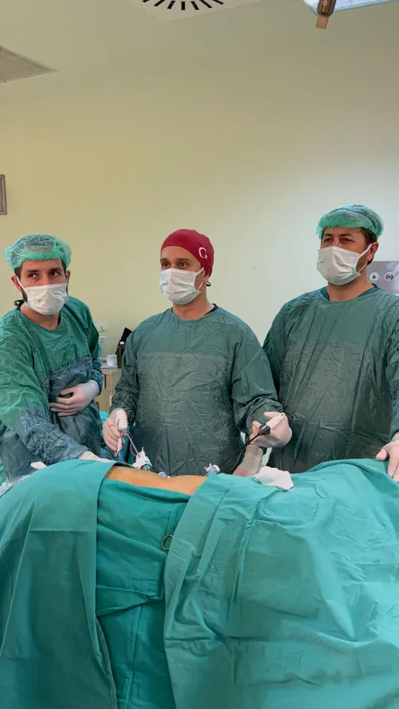 Op. Dr. Kayhan Tarım ameliyathanede